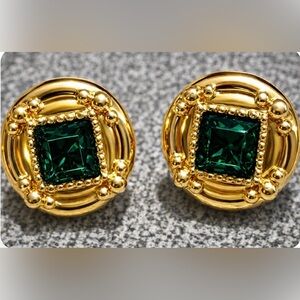 Signed Swarovski Emerald Green Crystal Earrings Gold Tone Square Mint Condition